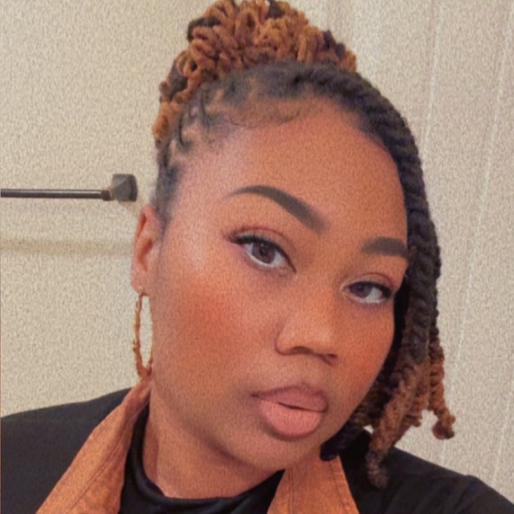 Meet your Posher, Qyn - Picture 1 of 1